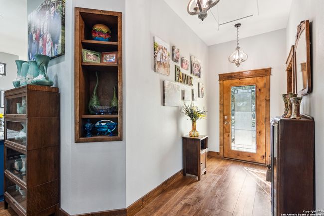 381 Camino Primero, House other with 3 bedrooms, 2 bathrooms and null parking in Leakey TX | Image 6