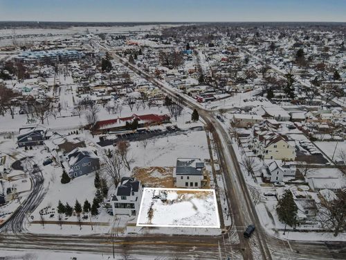 301 Jackson Ave, Grand Haven, MI, 49417-1082 | Card Image