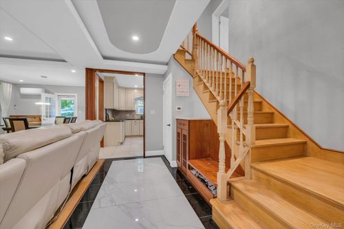 80-18 Springfield Blvd, Queens Village, NY, 11427-1232 | Card Image