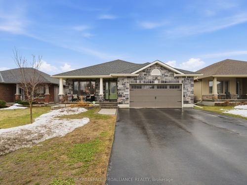 21 Woodburn Dr, Trenton, ON, K8V0E1 | Card Image