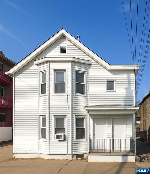 9 Sparrow St, Paterson, NJ, 07524-1929 | Card Image
