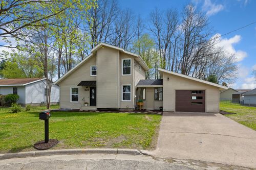 925 Mill St, Sparta, WI, 54656-2525 | Card Image