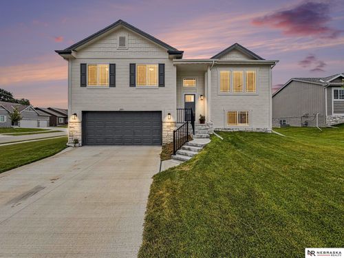 21053 Madison St, Elkhorn, NE, 68022-4118 | Card Image