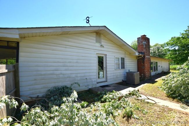 98926 S 4610 Road, House other with 4 bedrooms, 3 bathrooms and null parking in Marble City OK | Image 6