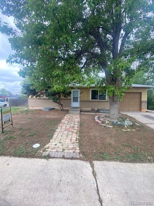 5551 Auckland Way, Denver, CO, 80239 | Card Image