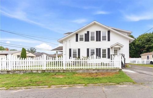 2-57 Everett St, Pawtucket, RI, 02861-1831 | Card Image