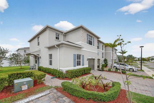 826 Se 17th St, Homestead, FL, 33034-5685 | Card Image