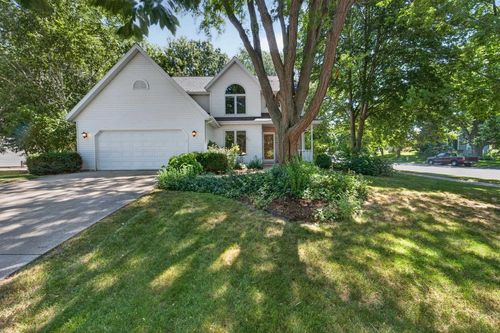 873 Peregrine Cir, Oregon, WI, 53575-3232 | Card Image