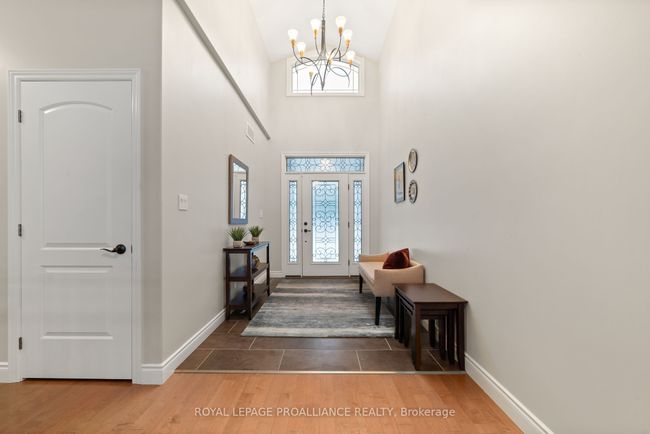 18 Windwhisper Dr, House other with 3 bedrooms, 2 bathrooms and 7 parking in Plainfield ON | Image 5