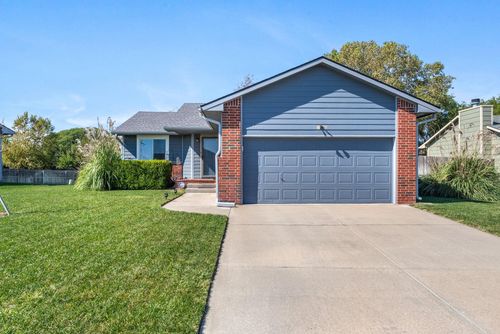 2400 E Spring Hill Dr, Goddard, KS, 67052-8575 | Card Image