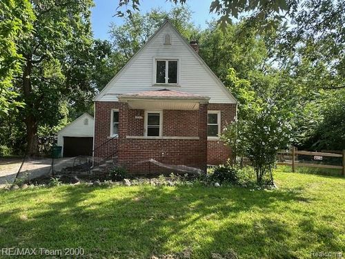 35209 Atlas St, Romulus, MI, 48174-1622 | Card Image