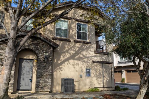 40 W Luna Loca Ln, Tracy, CA, 95391-3018 | Card Image