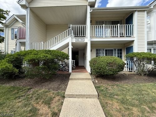 95 Sapphire Ln, Franklin Park, NJ, 08823-1644 | Card Image
