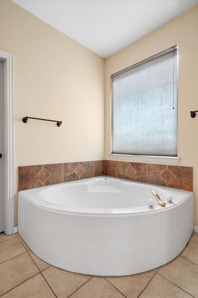 1508 Redwood Crest Ln, House other with 5 bedrooms, 3 bathrooms and null parking in Flower Mound TX | Image 23
