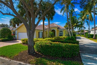 4085 Trinidad Way, House other with 3 bedrooms, 3 bathrooms and null parking in Naples FL | Image 3