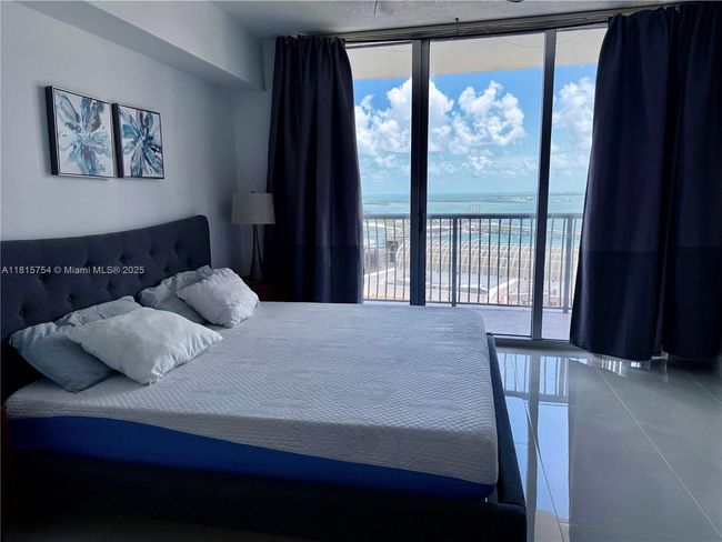 APT-4604 - 1750 N Bayshore Dr, Condo with 1 bedrooms, 1 bathrooms and null parking in Miami FL | Image 9