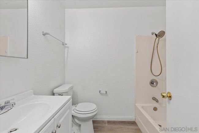9616 Apple St, House other with 3 bedrooms, 2 bathrooms and 4 parking in Spring Valley CA | Image 10