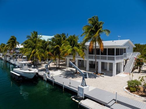 182 E Cahill Ct, Big Pine Key, FL, 33043-3305 | Card Image