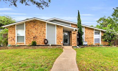 1901 Paxton Dr, Carrollton, TX, 75007-3131 | Card Image
