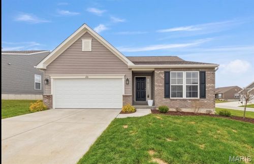 2131 Central Park Dr, Troy, MO, 63379-2589 | Card Image