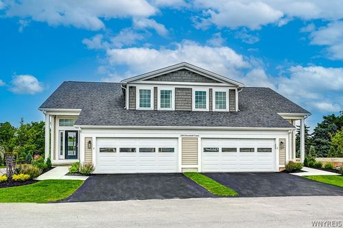 2-20 Cloverleaf Ct, Depew, NY, 14043-1082 | Card Image