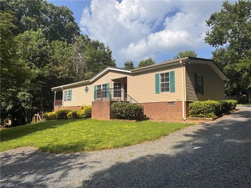 6777 Kerr Dr, Randleman, NC, 27317-8097 | Card Image