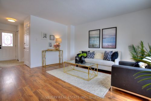 24 Lampman Lane, Barrie, ON, L4N5B1 | Card Image