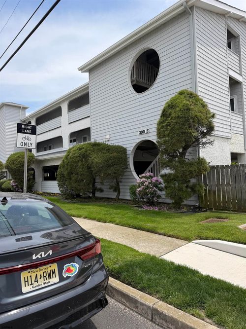 10-300 E Brigantine Ave, Brigantine, NJ, 08203-3173 | Card Image