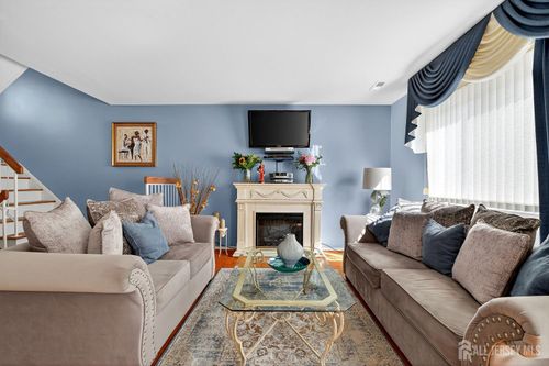 905 Madaline Dr, Avenel, NJ, 07001-1364 | Card Image