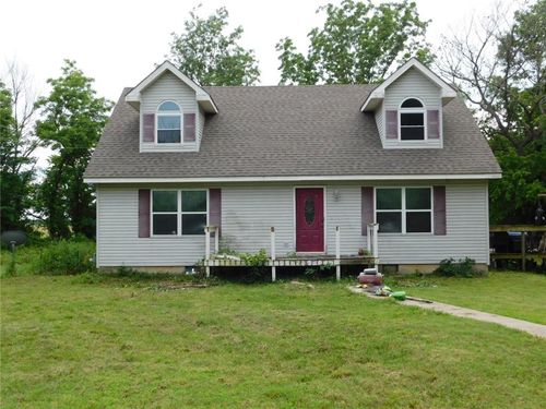 909 7th St, Mc Cune, KS, 66753-4007 | Card Image