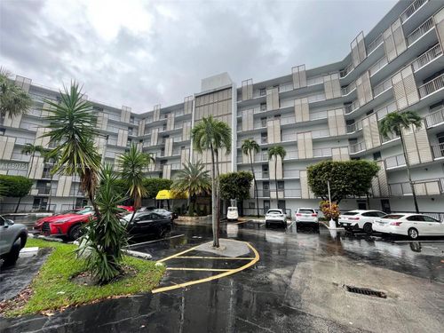60-20400 W Country Club Dr, Aventura, FL, 33180-1677 | Card Image
