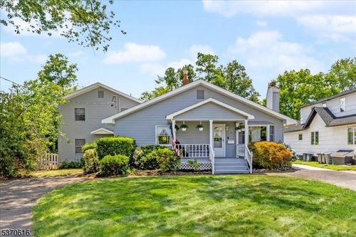 3 Sutphin Ave, Matawan, NJ, 07747-3315 | Card Image