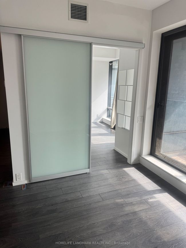 1406 - 5 St Joseph St, Condo with 1 bedrooms, 1 bathrooms and null parking in Toronto ON | Image 13