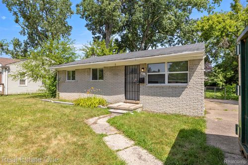 29522 Grandview St, Inkster, MI, 48141-1004 | Card Image