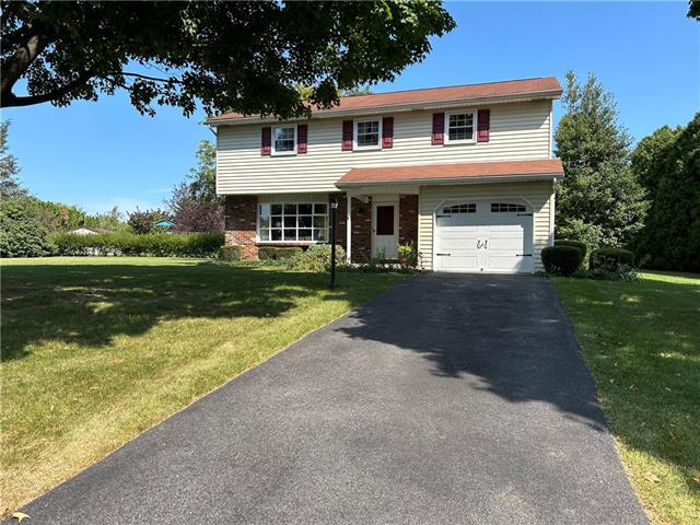 Hillside Dr, Schnecksville, PA 18078