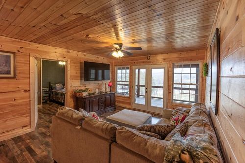 303 Walnut Grove Ln, Mcminnville, TN, 37110-4558 | Card Image