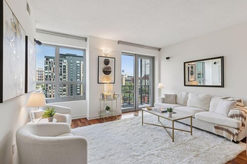 apt-703-929 Portland Ave, Minneapolis, MN, 55404-1244 | Card Image