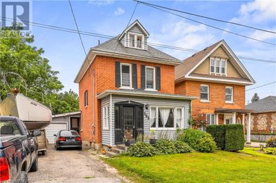 565 10 Th St W, House other with 3 bedrooms, 2 bathrooms and 5 parking in Owen Sound ON | Image 2