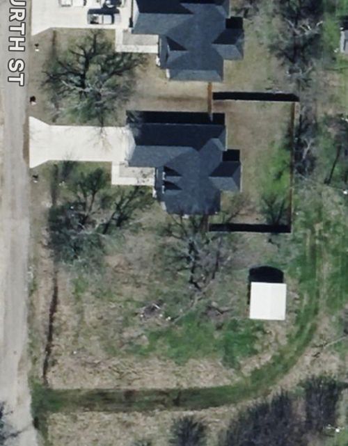 211 S 4th St, Celeste, TX, 75423-9786 | Card Image