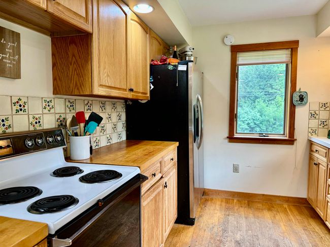179 High St, House other with 3 bedrooms, 2 bathrooms and null parking in Plainfield NH | Image 6