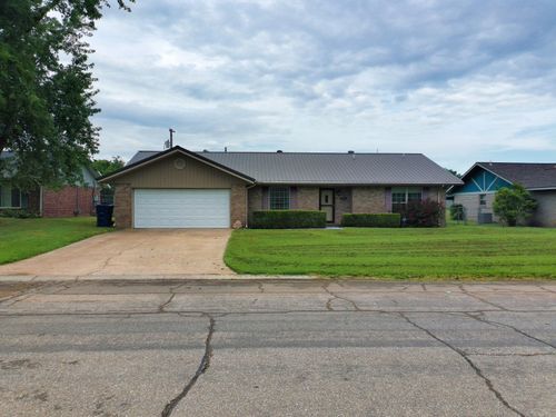 2110 M St Sw, Miami, OK, 74354-8929 | Card Image