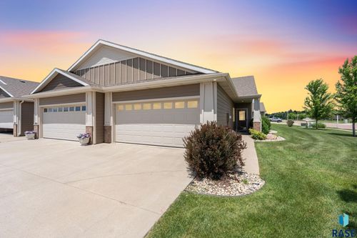 806 E El Dorado Ct Court, Sioux Falls, SD, 57108-8536 | Card Image