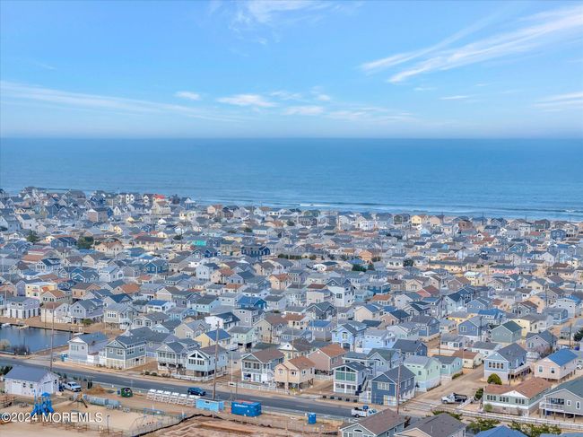 3309 Moonrise Ln, House other with 3 bedrooms, 2 bathrooms and null parking in Lavallette NJ | Image 54
