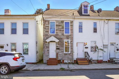 438 Salem Ave, YORK, PA, 17401-3842 | Card Image