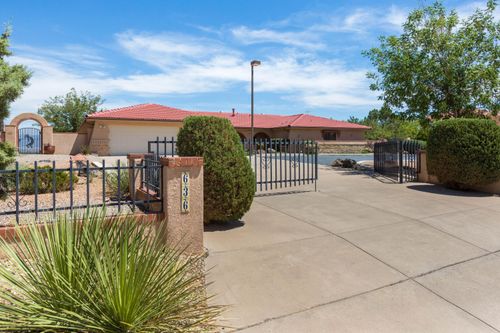 636 Grant Boulevard Sw, Los Lunas, NM, 87031 | Card Image