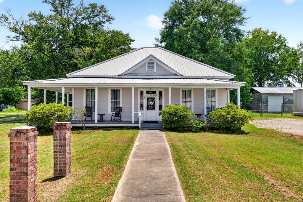 319 W Canal St, Picayune, MS 39466
