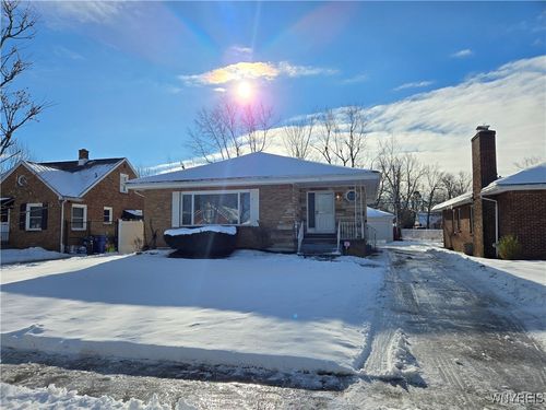 39 Lennox Ave, Amherst, NY, 14226-4226 | Card Image