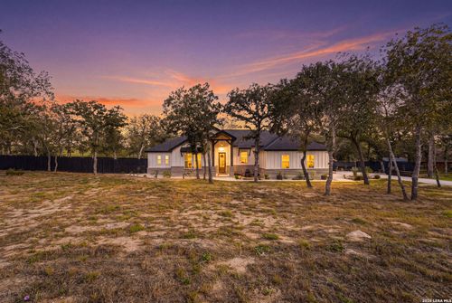 1196 County Road 319, La Vernia, TX, 78121-5699 | Card Image