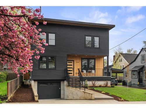 3148 Ne 31st Ave, Portland, OR, 97212-2615 | Card Image
