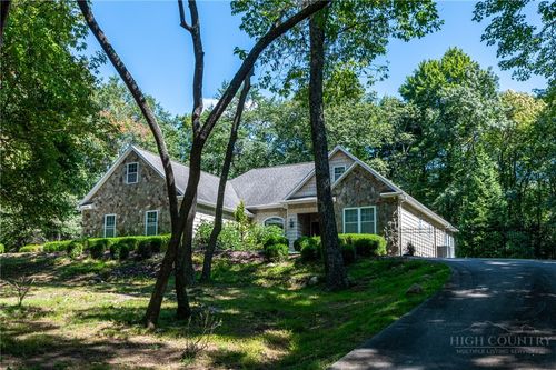 116 Fawn Ln, Glade Valley, NC, 28627-9315 | Card Image